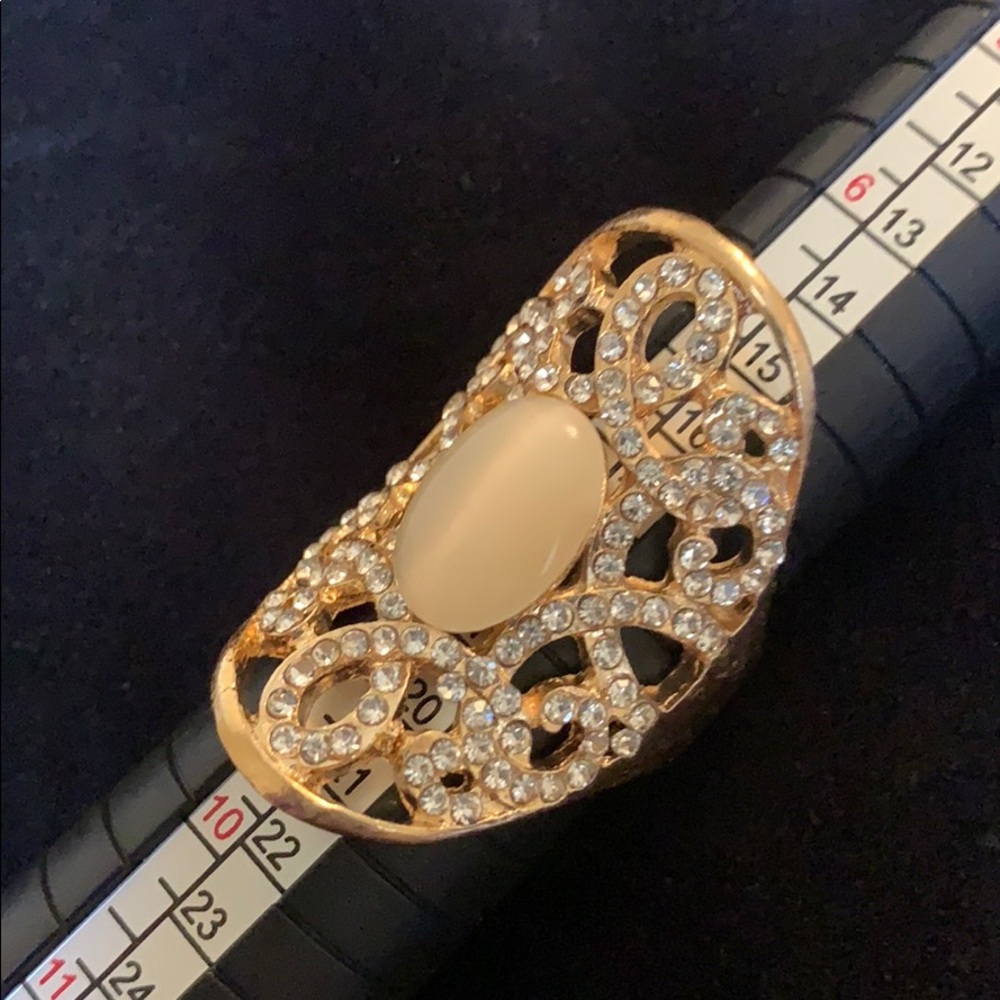 Dazzling women’s statement ring gold & rhinestone - Picture 3 of 6